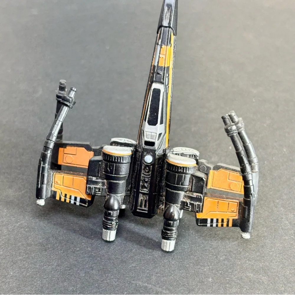 Hot Wheels Black Star Wars X-Wing Fighter Poe Dameron Ship Starship‎ Toy